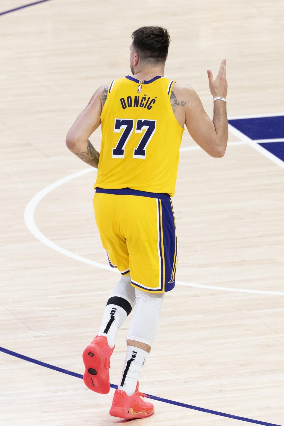 九游网页平台-包含快船不断突破！，东契奇连续十场比赛得分超过刷新纪录热度持续攀升的词条